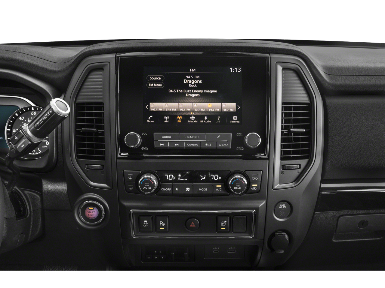 2023 Nissan Titan SV