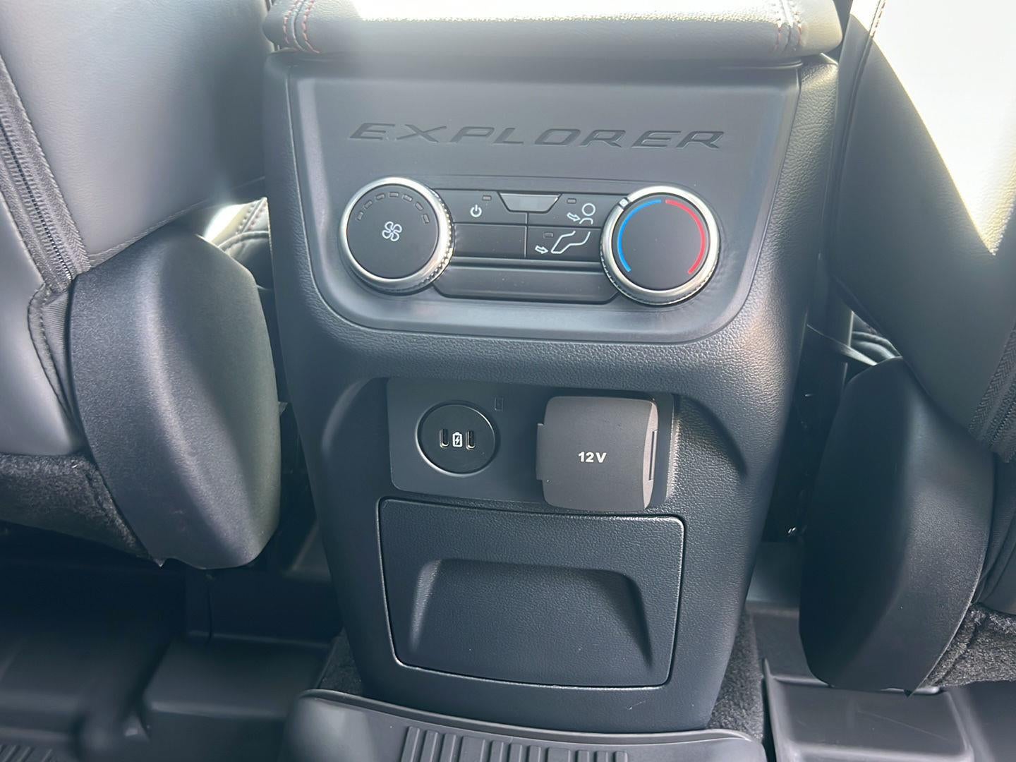 2027 Ford Explorer Active w/200A Pkg