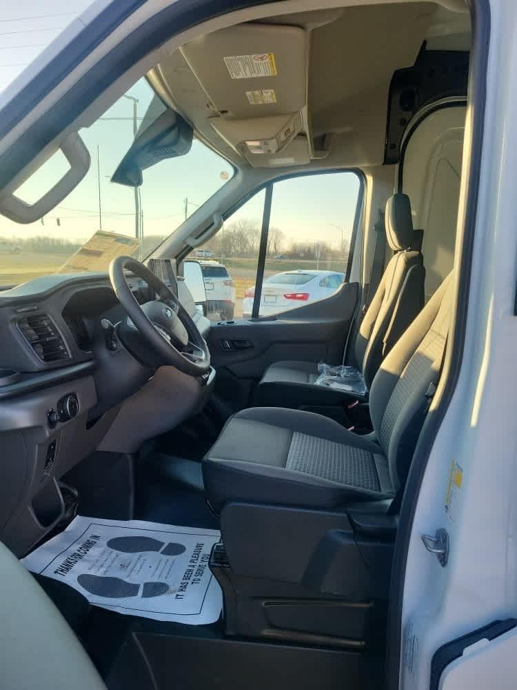 2026 Ford Transit Cargo Van Base