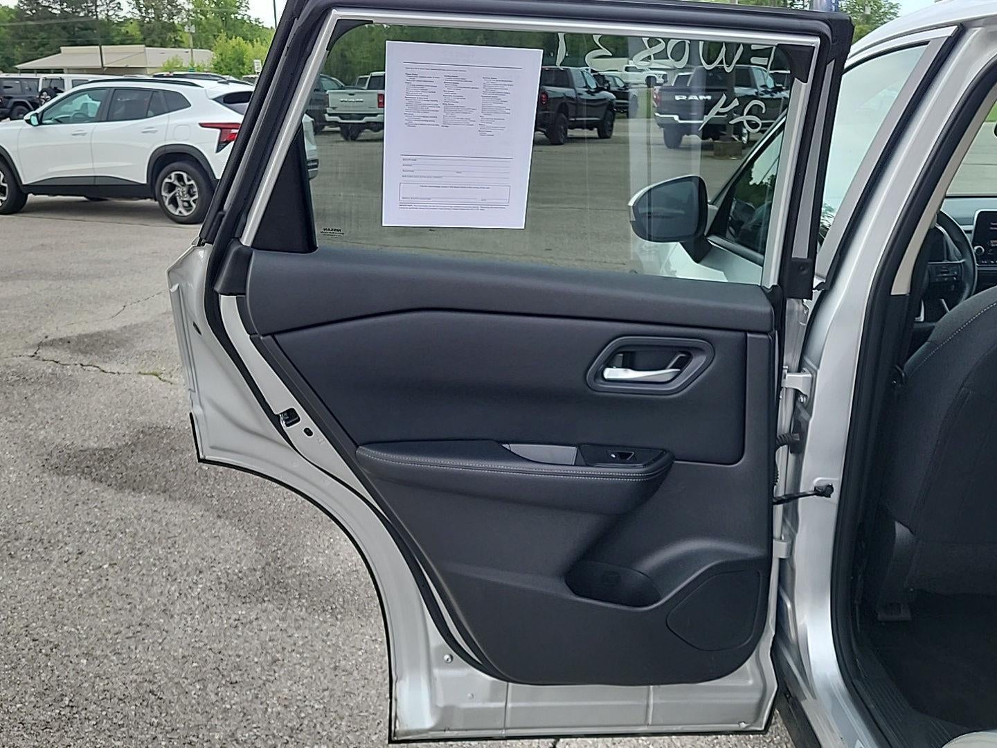 2024 Nissan Rogue SV