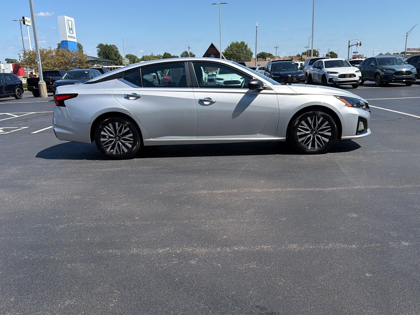 2025 Nissan Altima SV
