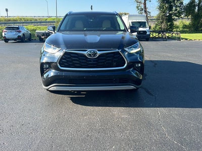 2022 Toyota Highlander Platinum