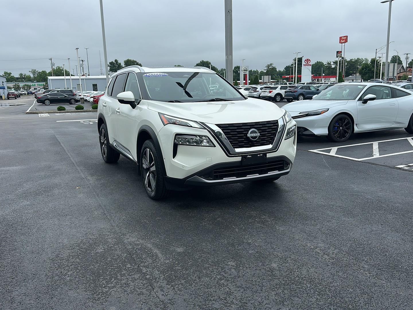 2023 Nissan Rogue SL