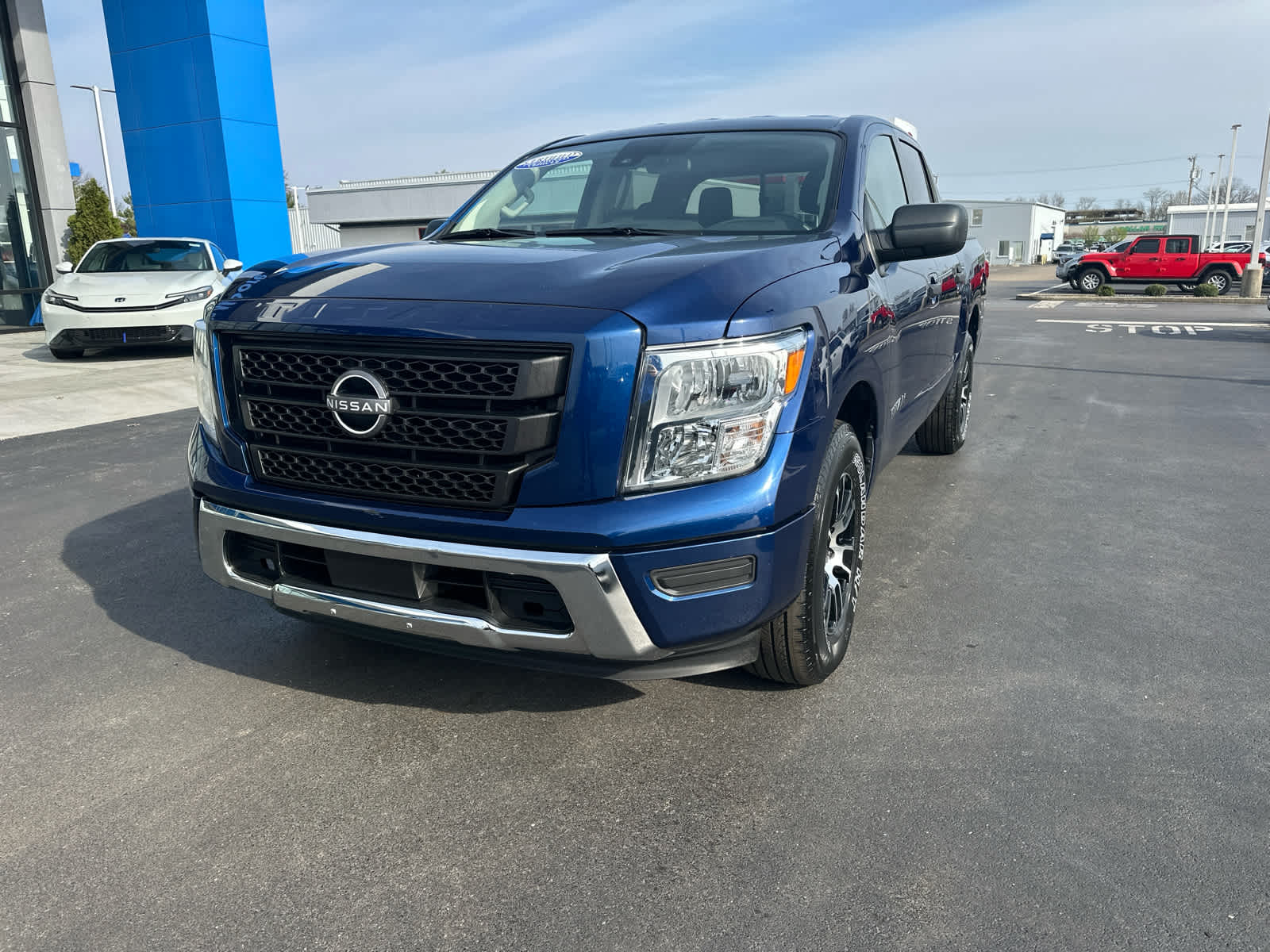 2023 Nissan Titan SV