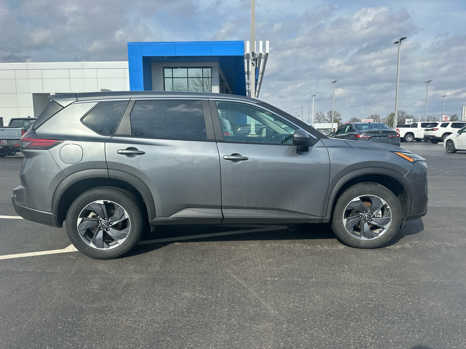 2025 Nissan Rogue SV