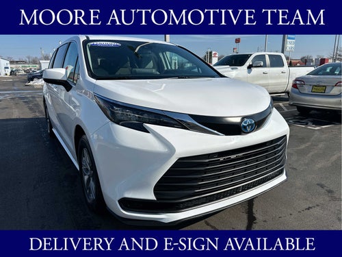 2024 Toyota Sienna LE